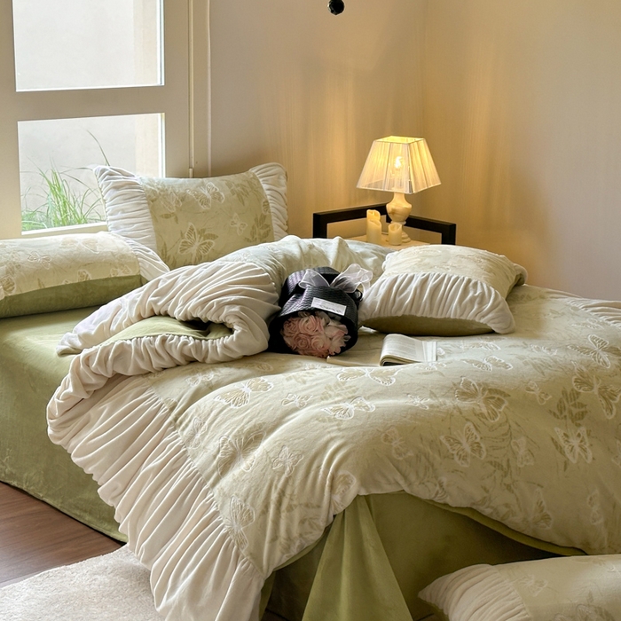 91家纺网 家纺一手货源 找家纺 慕澄家纺 2025新款高克重泡泡袖琢色雕花牛奶绒四件套 约定