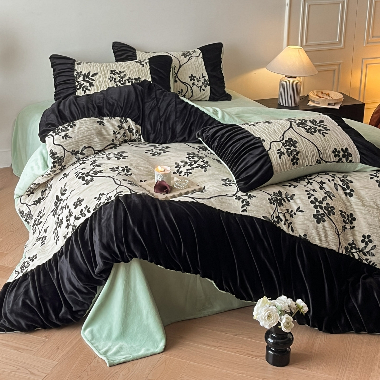 91家纺网 家纺一手货源 找家纺 慕澄家纺 2025新款高克重泡泡袖琢色雕花牛奶绒四件套 绿野仙踪