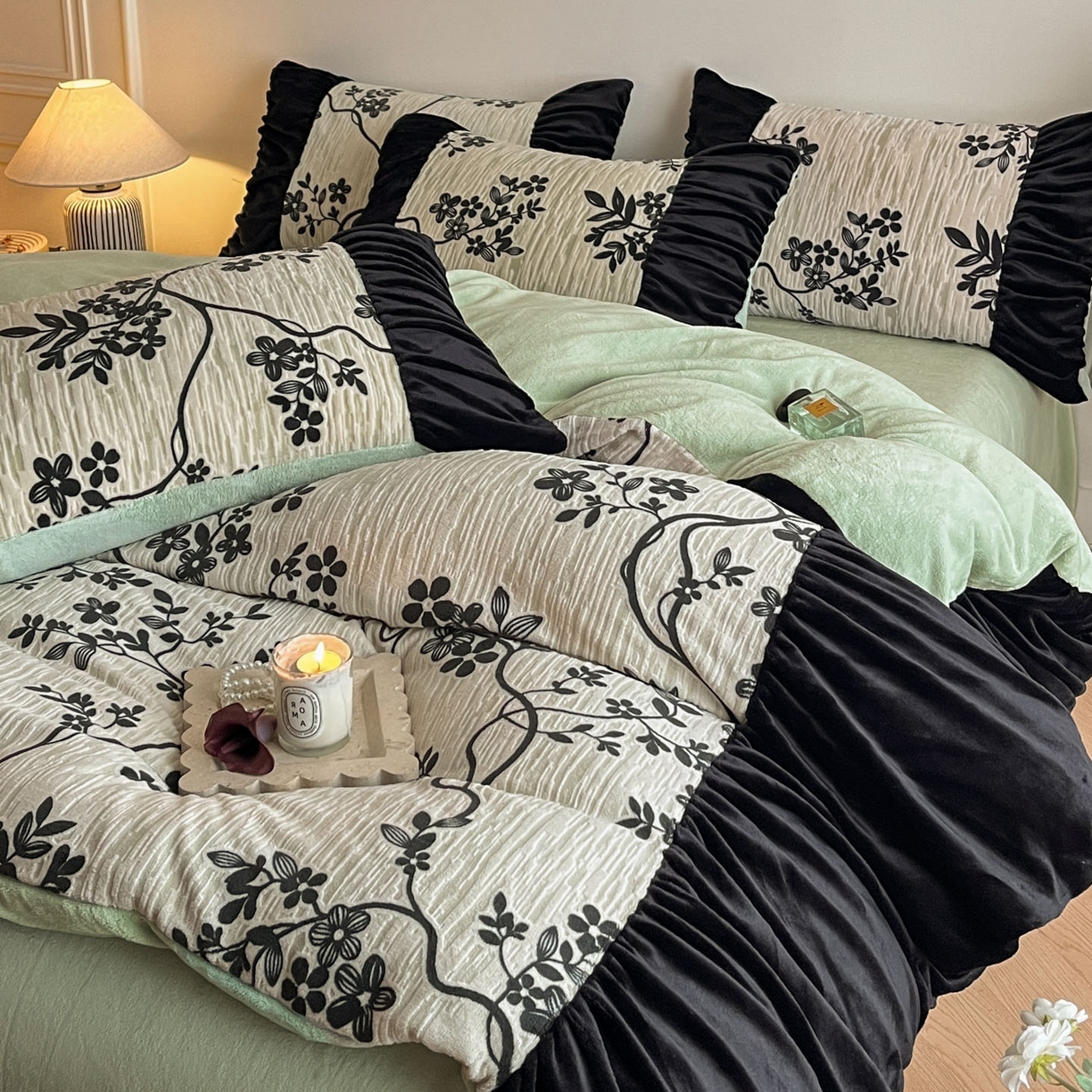 91家纺网 家纺一手货源 找家纺 慕澄家纺 2025新款高克重泡泡袖琢色雕花牛奶绒四件套 绿野仙踪