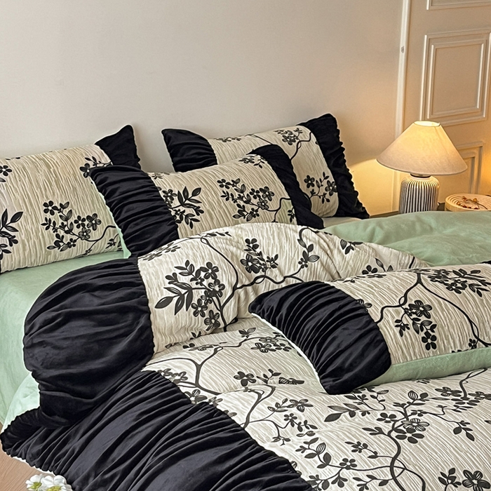 91家纺网 家纺一手货源 找家纺 慕澄家纺 2025新款高克重泡泡袖琢色雕花牛奶绒四件套 绿野仙踪