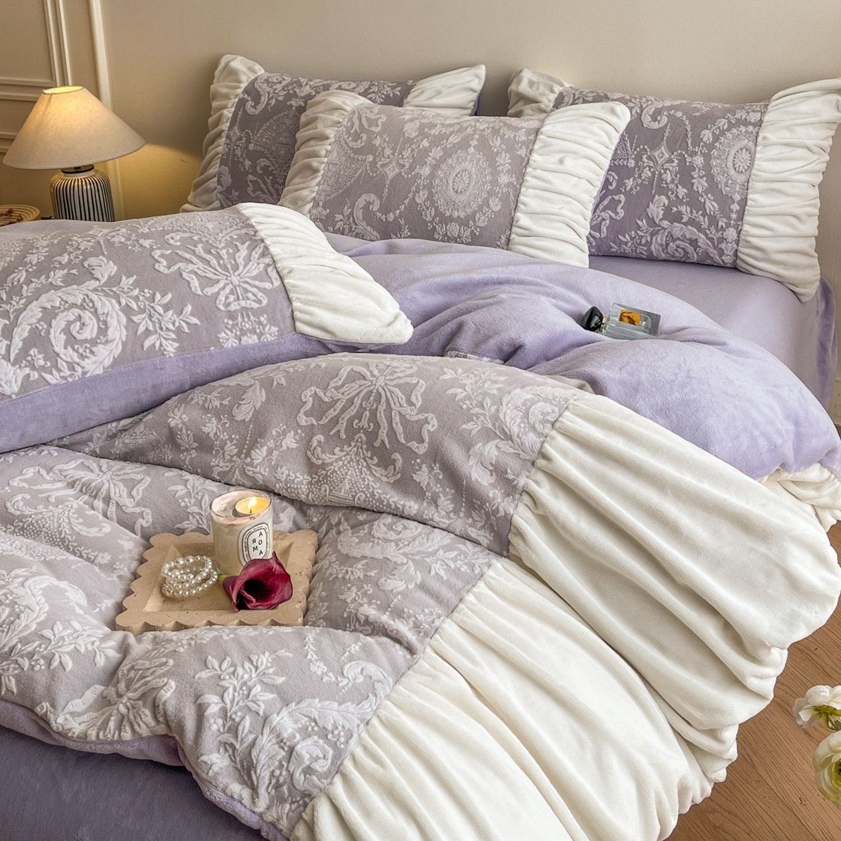 91家纺网 家纺一手货源 找家纺 慕澄家纺 2025新款高克重泡泡袖琢色雕花牛奶绒四件套 紫嫣