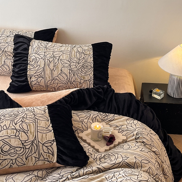 91家纺网 家纺一手货源 找家纺 （总）慕澄家纺 2025新款高克重泡泡袖琢色雕花牛奶绒四件套