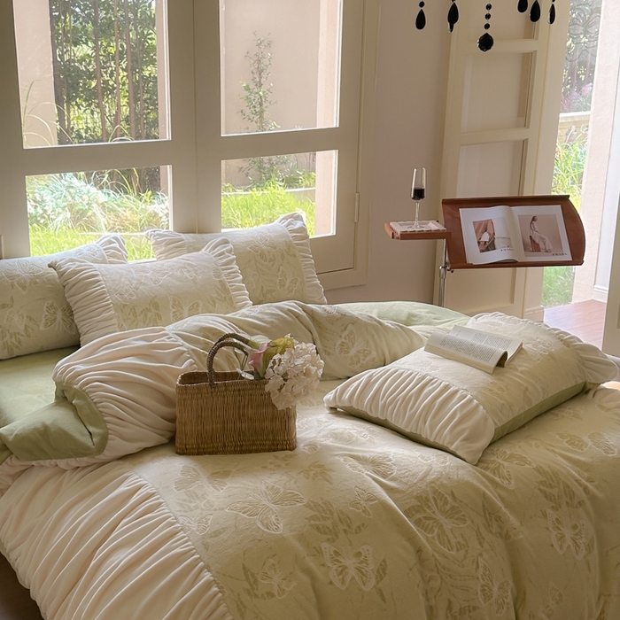 91家纺网 家纺一手货源 找家纺 慕澄家纺 2025新款高克重泡泡袖琢色雕花牛奶绒四件套 约定