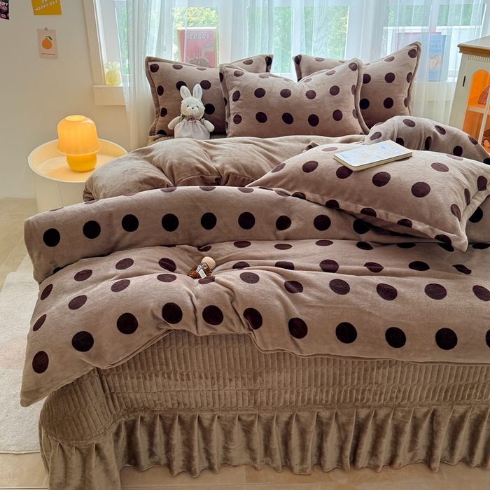 91家纺网 家纺一手货源 找家纺 铠畅 2025新款牛奶绒碎花床单床盖四件套 花妖系列云裳-咖色圈圈