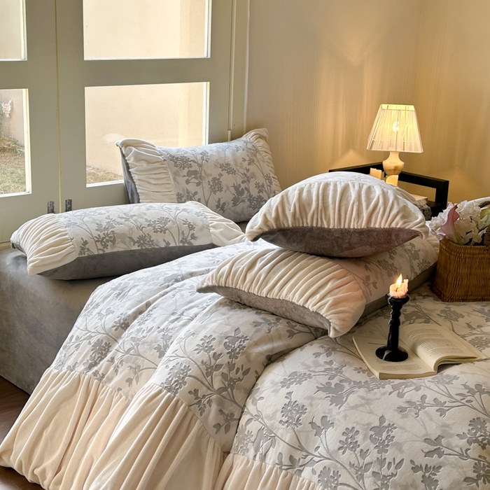 91家纺网 家纺一手货源 找家纺 （总）慕澄家纺 2025新款高克重泡泡袖琢色雕花牛奶绒四件套