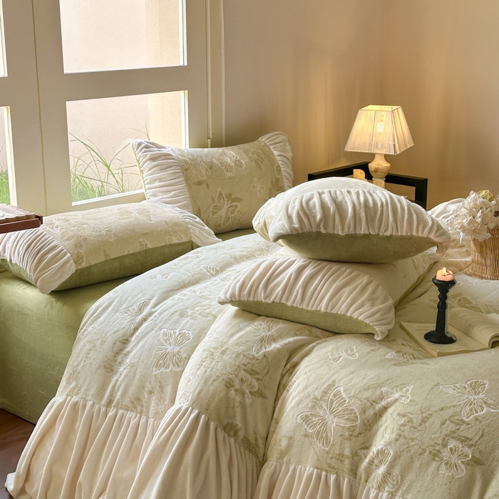 慕澄家纺 2025新款高克重泡泡袖琢色雕花牛奶绒四件套 约定