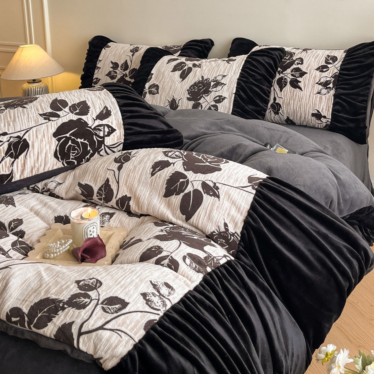 91家纺网 家纺一手货源 找家纺 慕澄家纺 2025新款高克重泡泡袖琢色雕花牛奶绒四件套 秘境