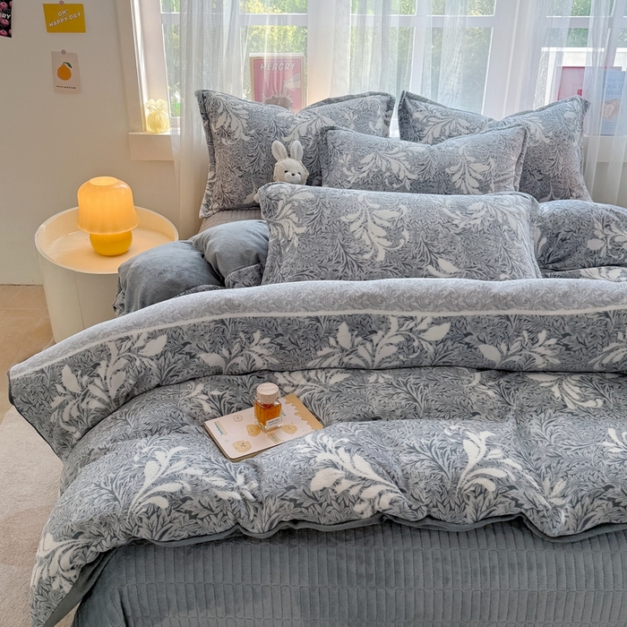 91家纺网 家纺一手货源 找家纺 铠畅 2025新款牛奶绒碎花床单床盖四件套 花妖系列云裳-可可之梦