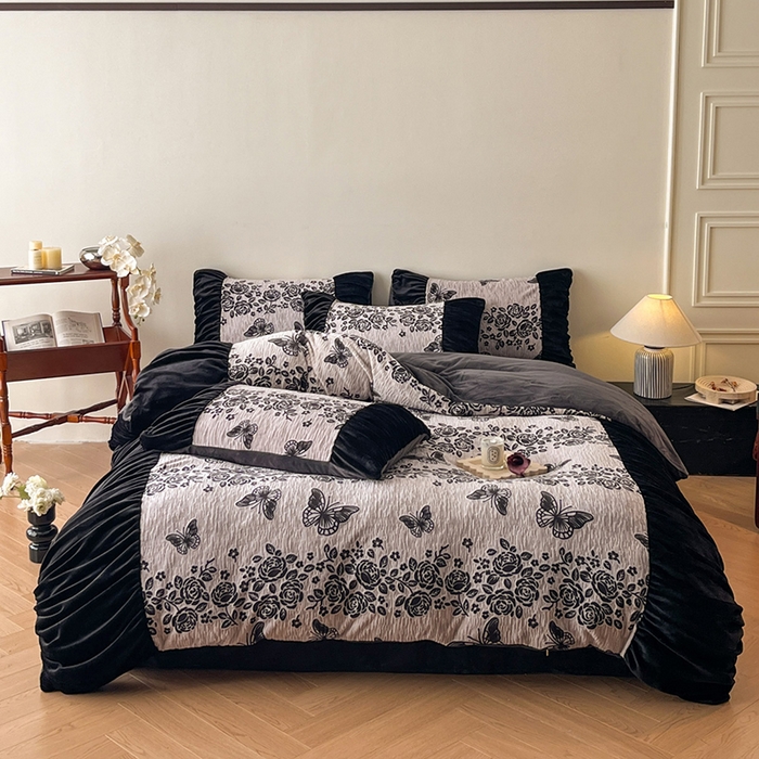 91家纺网 家纺一手货源 找家纺 慕澄家纺 2025新款高克重泡泡袖琢色雕花牛奶绒四件套 暗影蝴蝶