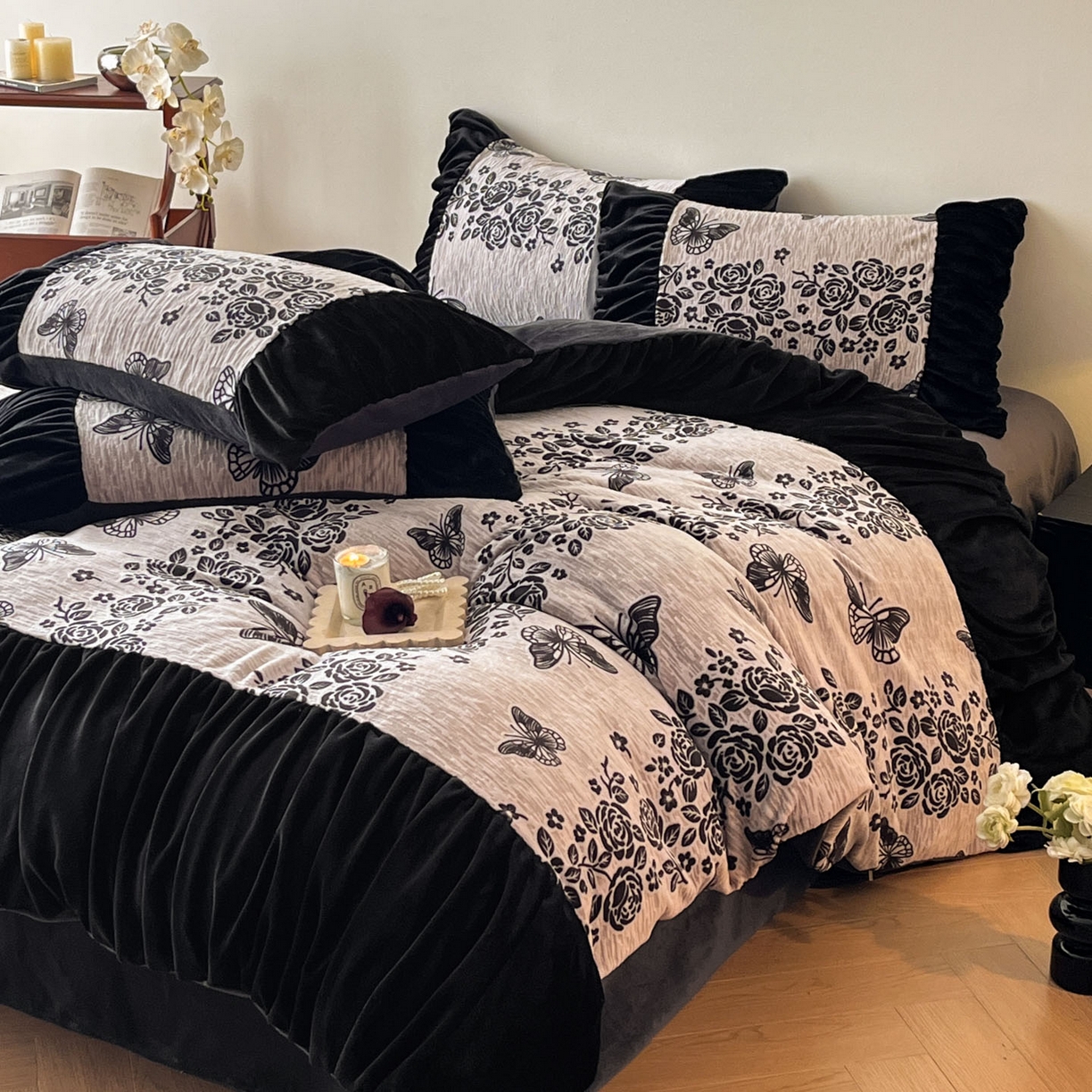 91家纺网 家纺一手货源 找家纺 慕澄家纺 2025新款高克重泡泡袖琢色雕花牛奶绒四件套 暗影蝴蝶