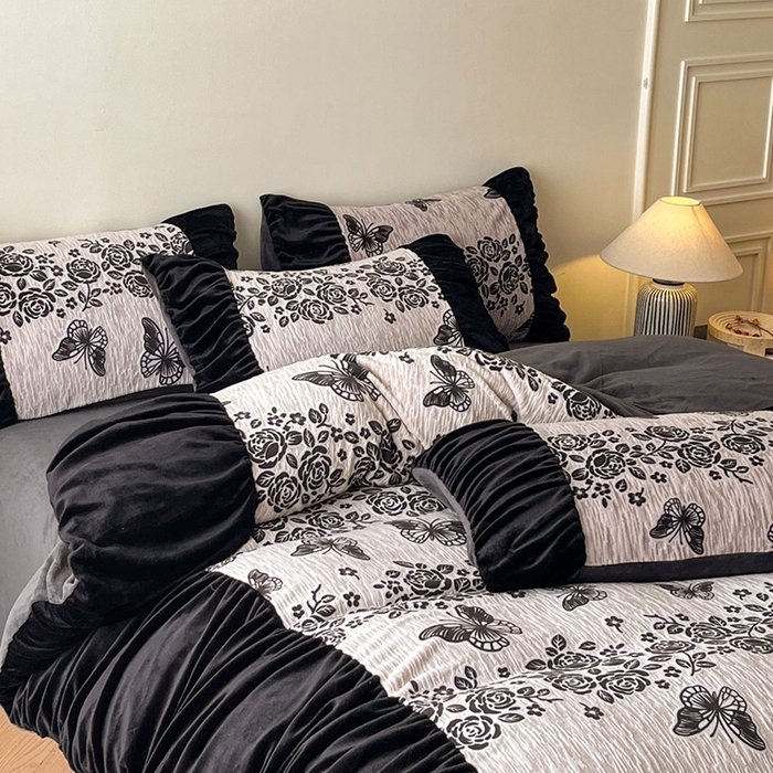 91家纺网 家纺一手货源 找家纺 慕澄家纺 2025新款高克重泡泡袖琢色雕花牛奶绒四件套 暗影蝴蝶