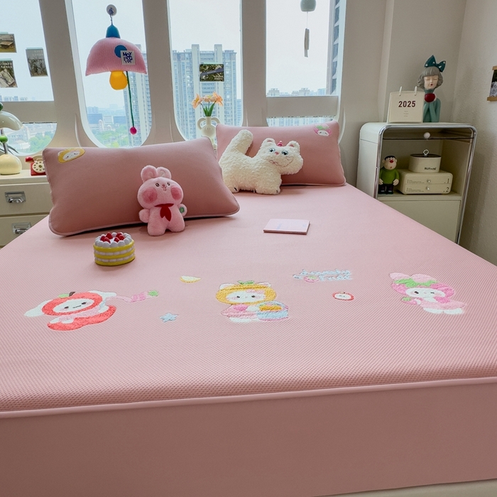 91家纺网 家纺一手货源 找家纺 澜妃 2025新款彩绒棉毛巾绣夹棉床笠单品床笠单件单床笠 甜心派对-绯云粉