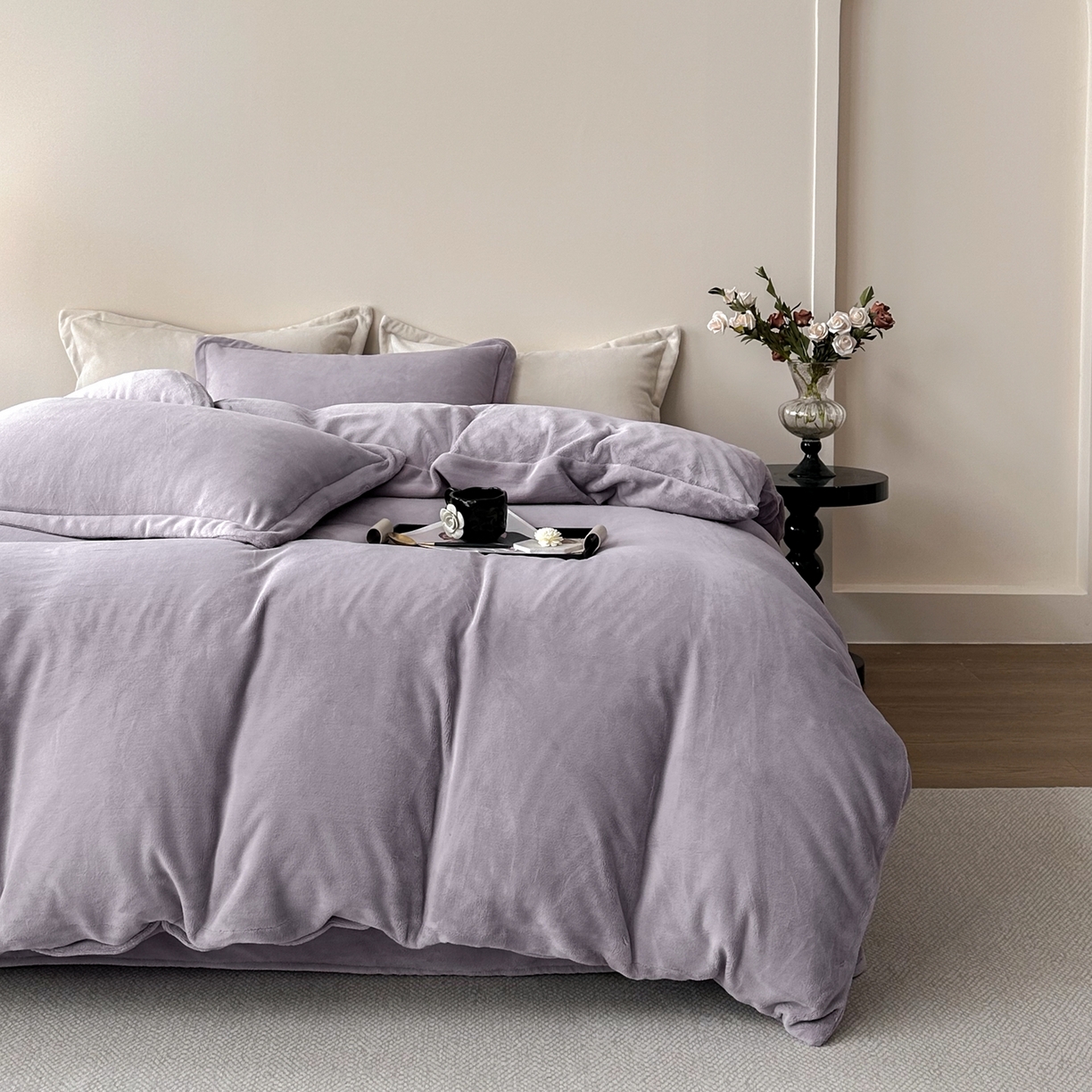 91家纺网 家纺一手货源 找家纺 禧禾 2025新款A类300G醇厚速暖绒四件套牛奶绒四件套 淡雅紫