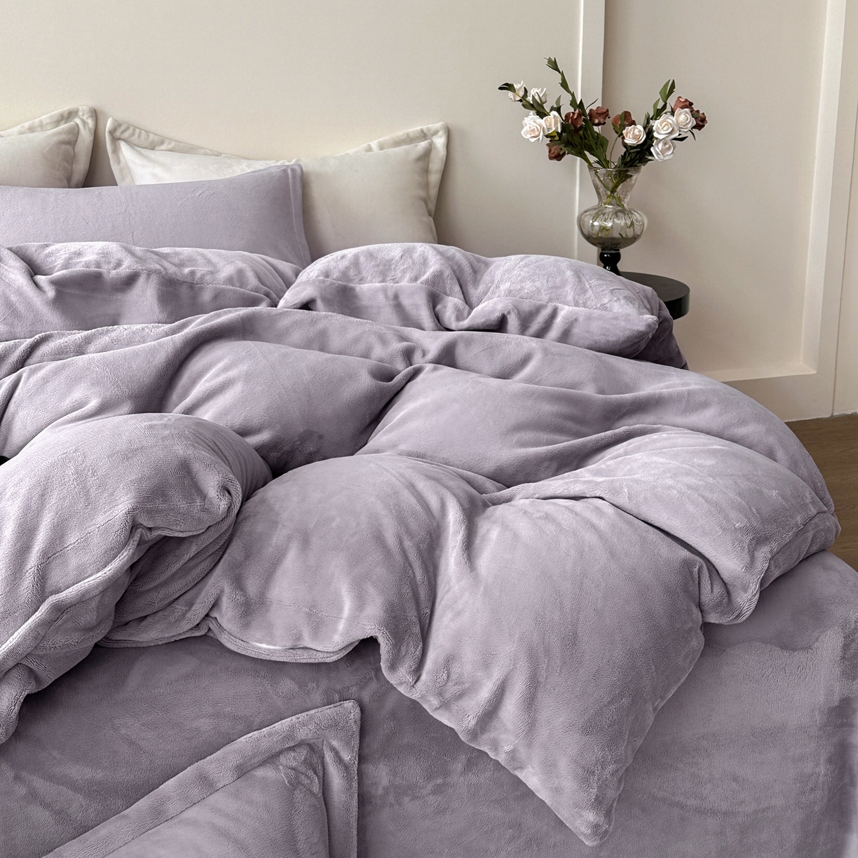 91家纺网 家纺一手货源 找家纺 禧禾 2025新款A类300G醇厚速暖绒四件套牛奶绒四件套 淡雅紫