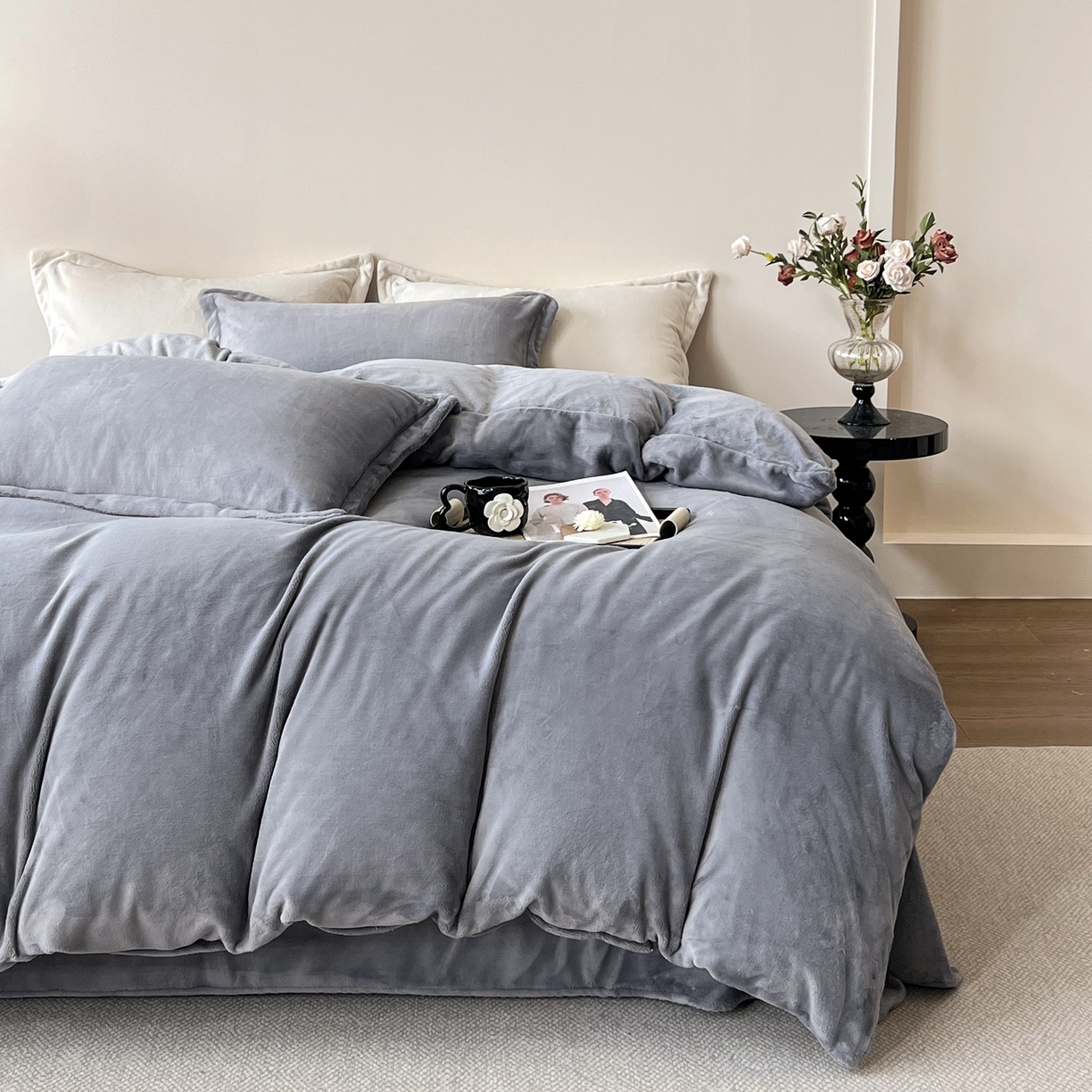 91家纺网 家纺一手货源 找家纺 禧禾 2025新款A类300G醇厚速暖绒四件套牛奶绒四件套 高级灰