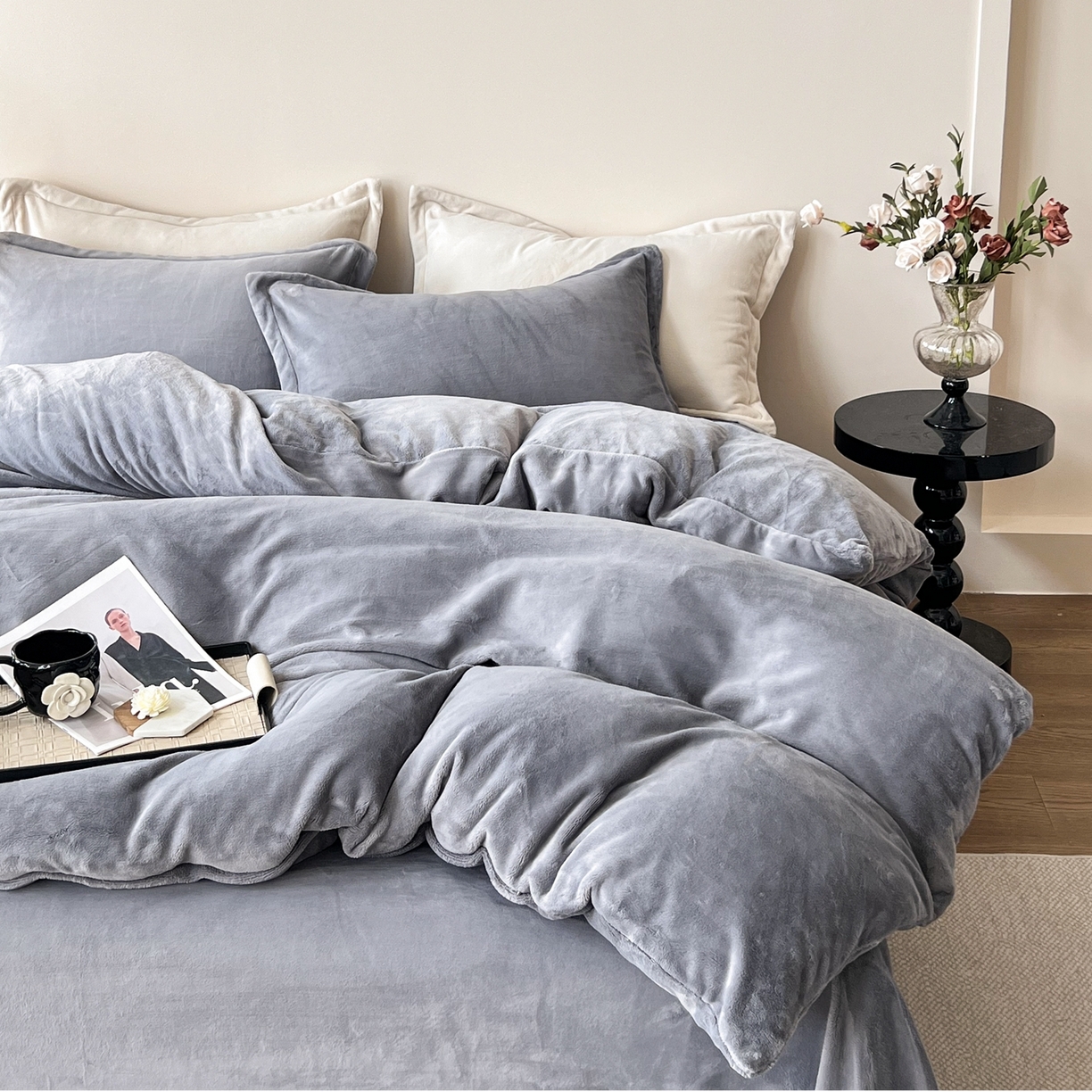 91家纺网 家纺一手货源 找家纺 禧禾 2025新款A类300G醇厚速暖绒四件套牛奶绒四件套 高级灰