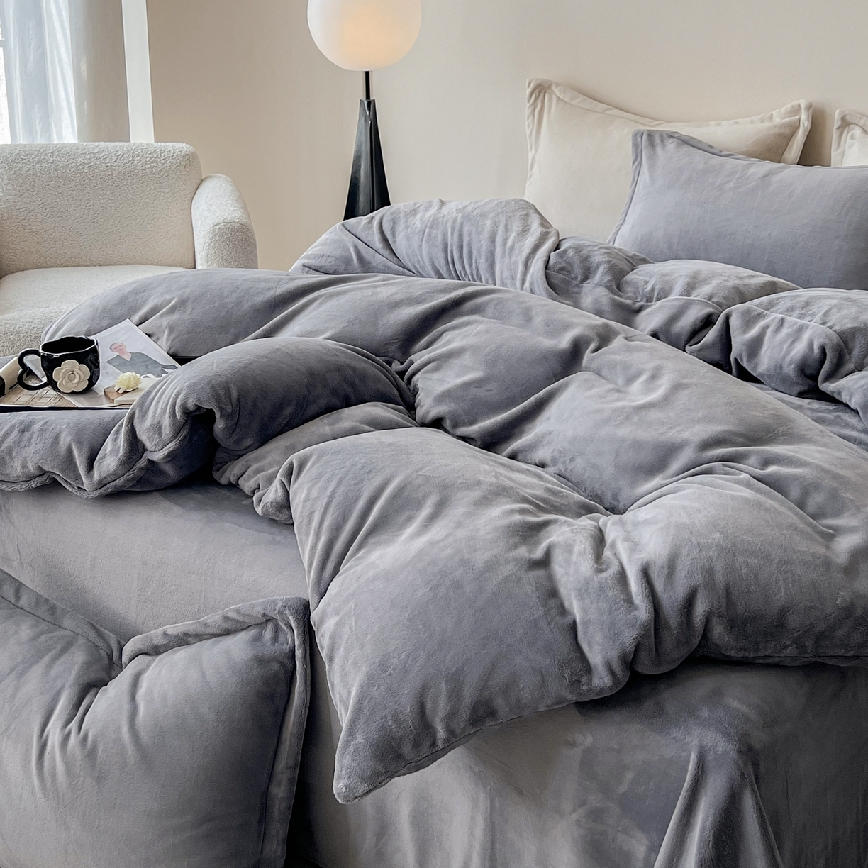 91家纺网 家纺一手货源 找家纺 禧禾 2025新款A类300G醇厚速暖绒四件套牛奶绒四件套 高级灰