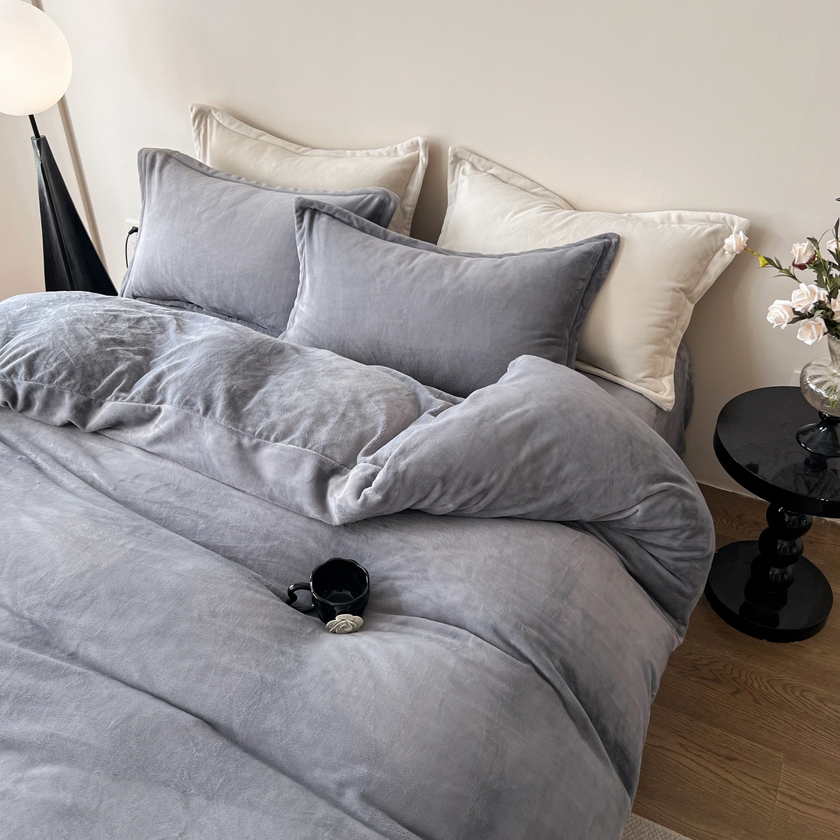 91家纺网 家纺一手货源 找家纺 禧禾 2025新款A类300G醇厚速暖绒四件套牛奶绒四件套 高级灰