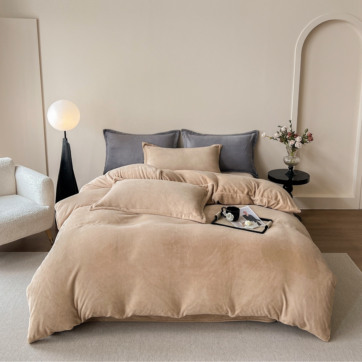 91家纺网 家纺一手货源 找家纺 禧禾 2025新款A类300G醇厚速暖绒四件套牛奶绒四件套 秋杏咖