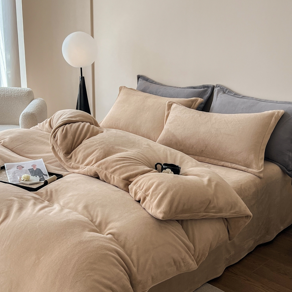 91家纺网 家纺一手货源 找家纺 禧禾 2025新款A类300G醇厚速暖绒四件套牛奶绒四件套 秋杏咖