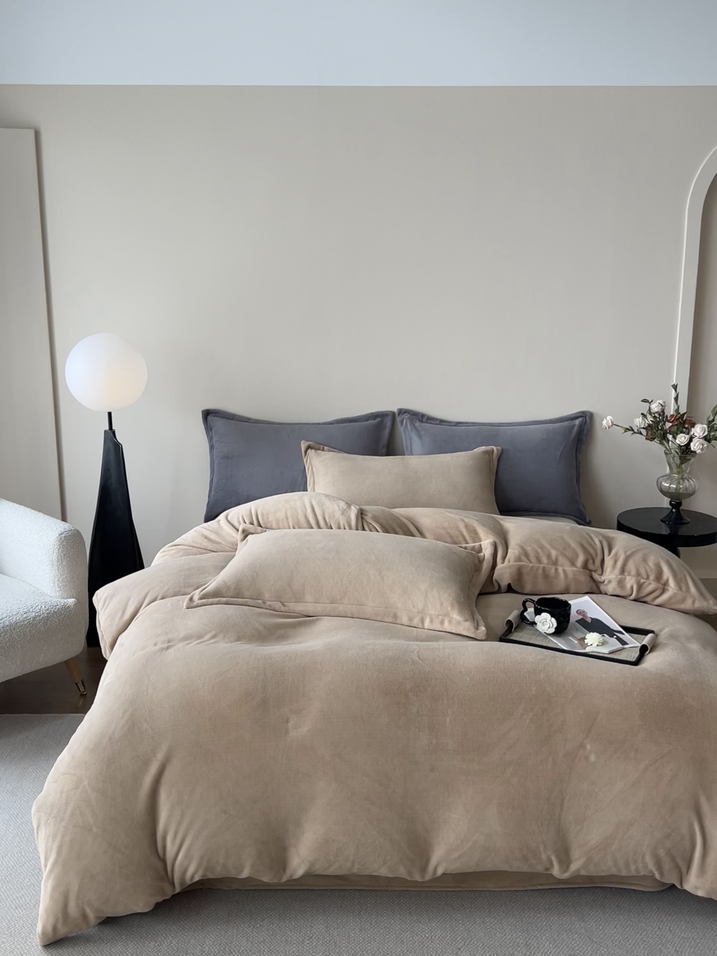 91家纺网 家纺一手货源 找家纺 禧禾 2025新款A类300G醇厚速暖绒四件套牛奶绒四件套 秋杏咖