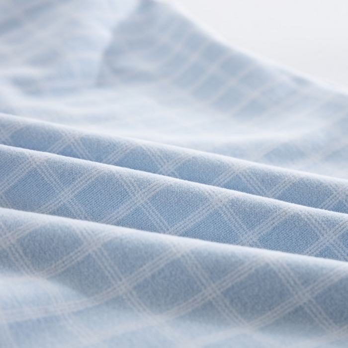 91家纺网 家纺一手货源 找家纺 大黄蜂家居家纺 2025新款暖感德绒万能魔术枕套 蓝小格