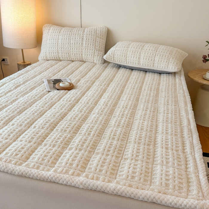 91家纺网 家纺一手货源 找家纺 预言家纺 2025新款塔芙蓉华夫格床垫系列 薄垫方格白色