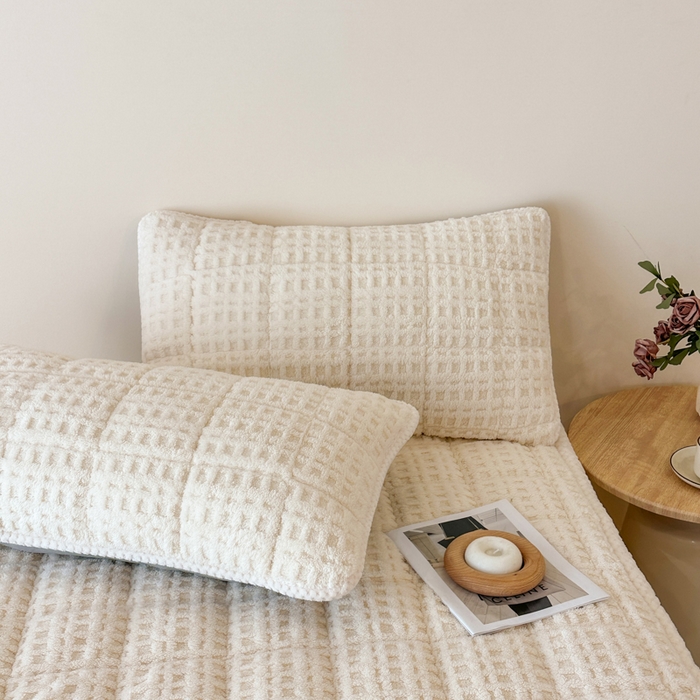 91家纺网 家纺一手货源 找家纺 预言家纺 2025新款塔芙蓉华夫格床垫系列 薄垫方格白色