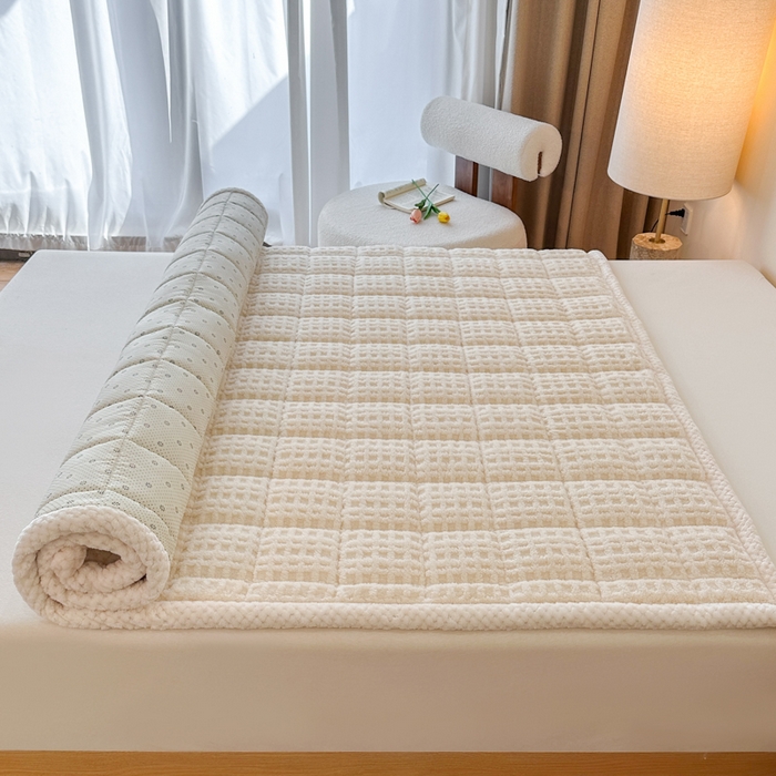 91家纺网 家纺一手货源 找家纺 预言家纺 2025新款塔芙蓉华夫格床垫系列 薄垫方格白色