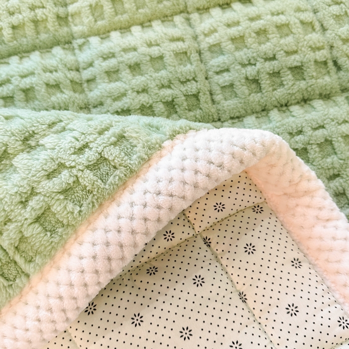 91家纺网 家纺一手货源 找家纺 预言家纺 2025新款塔芙蓉华夫格床垫系列 薄垫方格绿色