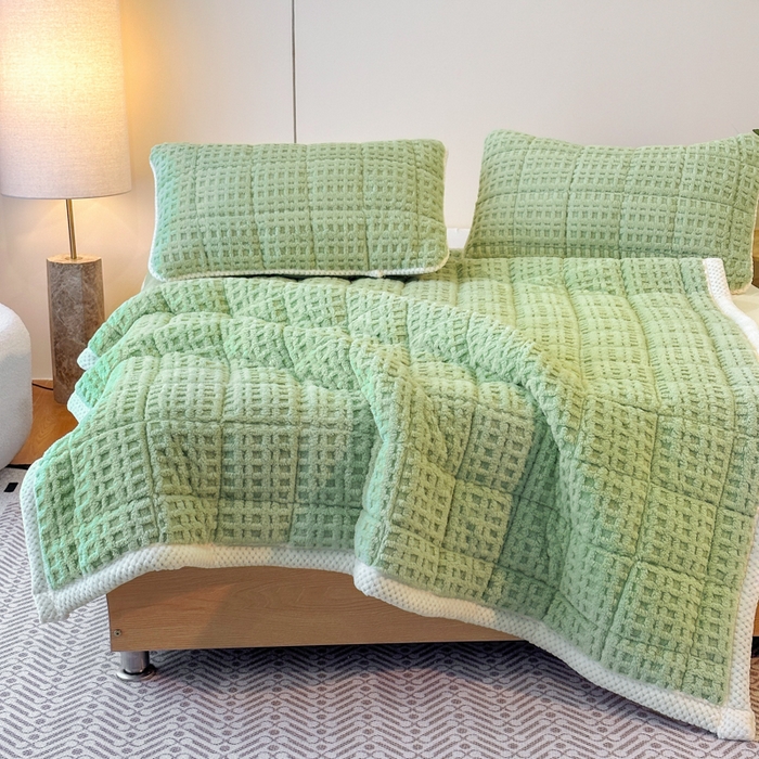 91家纺网 家纺一手货源 找家纺 预言家纺 2025新款塔芙蓉华夫格床垫系列 薄垫方格绿色