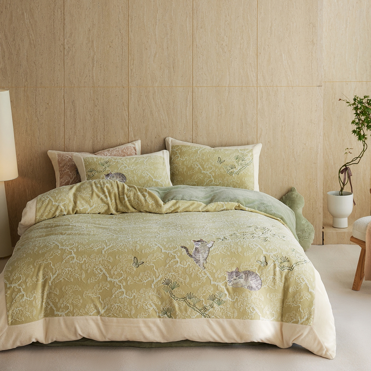 91家纺网 家纺一手货源 找家纺 （总）风向标家纺 2025新款250克雕花绣花牛奶绒四件套-松涧系列风格二