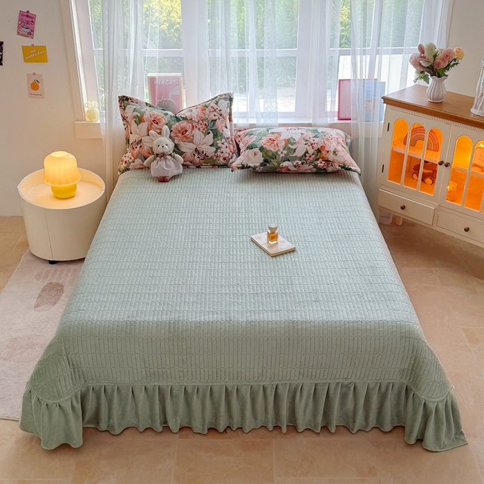 91家纺网 家纺一手货源 找家纺 铠畅 2025新款牛奶绒碎花床单床盖四件套 花妖系列云裳-牡丹倾城绿