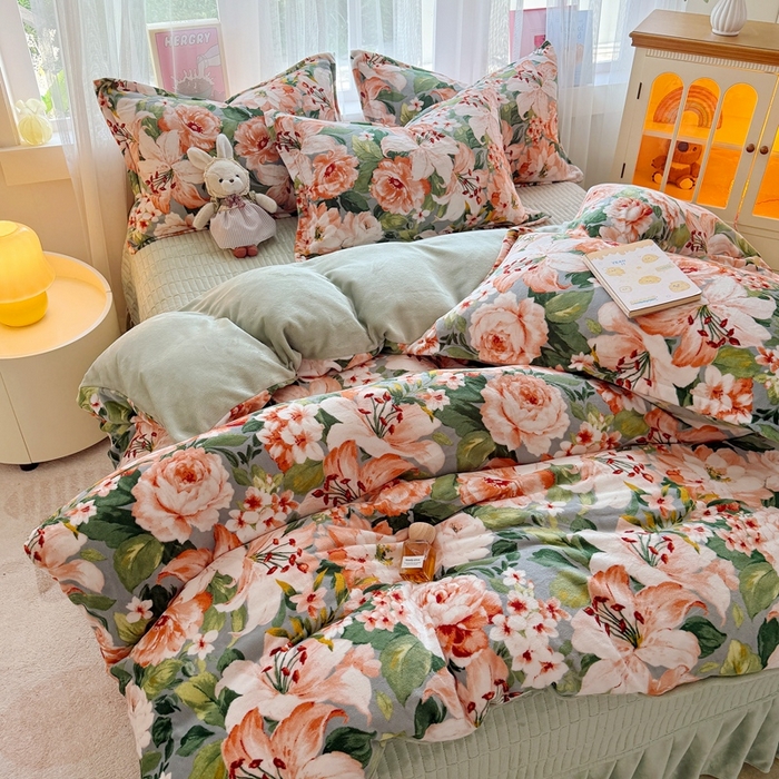 91家纺网 家纺一手货源 找家纺 铠畅 2025新款牛奶绒碎花床单床盖四件套 花妖系列云裳-牡丹倾城绿