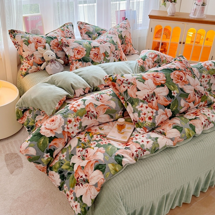 91家纺网 家纺一手货源 找家纺 铠畅 2025新款牛奶绒碎花床单床盖四件套 花妖系列云裳-牡丹倾城绿