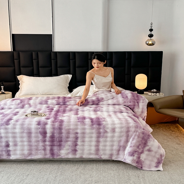 91家纺网 家纺一手货源 找家纺 乐窝家纺仓储 2025新款炫彩水墨画仿兔毛绒大泡泡绒印花法兰绒毛毯毯子大理石纹休闲-水墨画 水墨画-紫