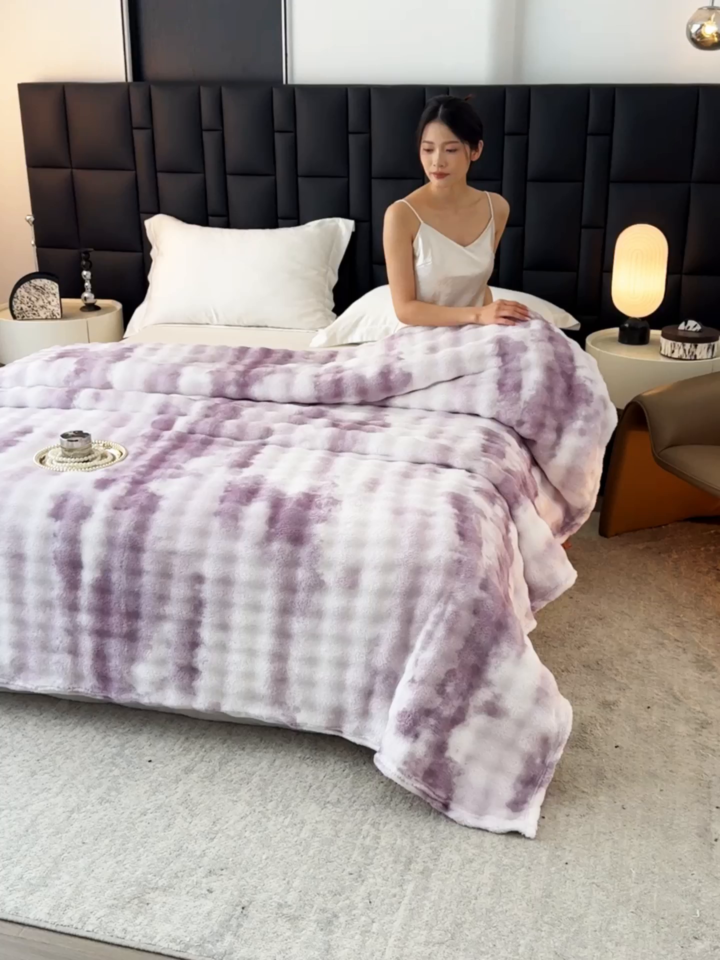 91家纺网 家纺一手货源 找家纺 乐窝家纺仓储 2025新款炫彩水墨画仿兔毛绒大泡泡绒印花法兰绒毛毯毯子大理石纹休闲-水墨画 水墨画-紫