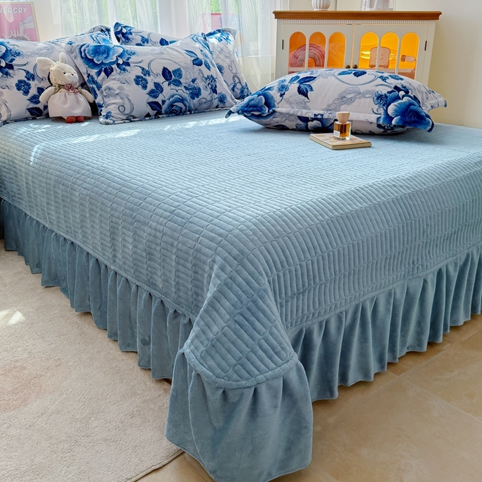 91家纺网 家纺一手货源 找家纺 铠畅 2025新款牛奶绒碎花床单床盖四件套 花妖系列云裳-青瓷玫瑰