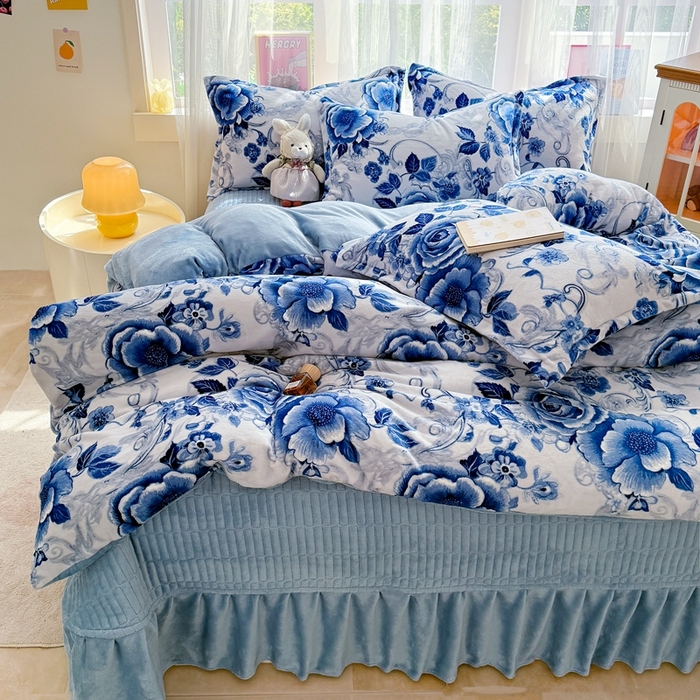 91家纺网 家纺一手货源 找家纺 铠畅 2025新款牛奶绒碎花床单床盖四件套 花妖系列云裳-青瓷玫瑰