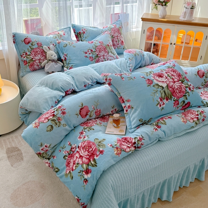 91家纺网 家纺一手货源 找家纺 铠畅 2025新款牛奶绒碎花床单床盖四件套 花妖系列云裳-清风约定