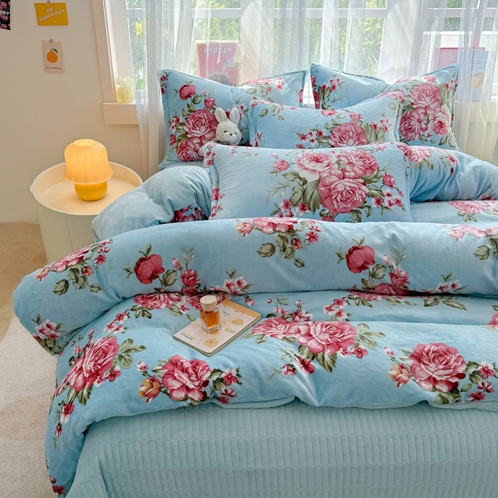 91家纺网 家纺一手货源 找家纺 铠畅 2025新款牛奶绒碎花床单床盖四件套 花妖系列云裳-清风约定