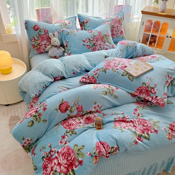 91家纺网 家纺一手货源 找家纺 铠畅 2025新款牛奶绒碎花床单床盖四件套 花妖系列云裳-清风约定