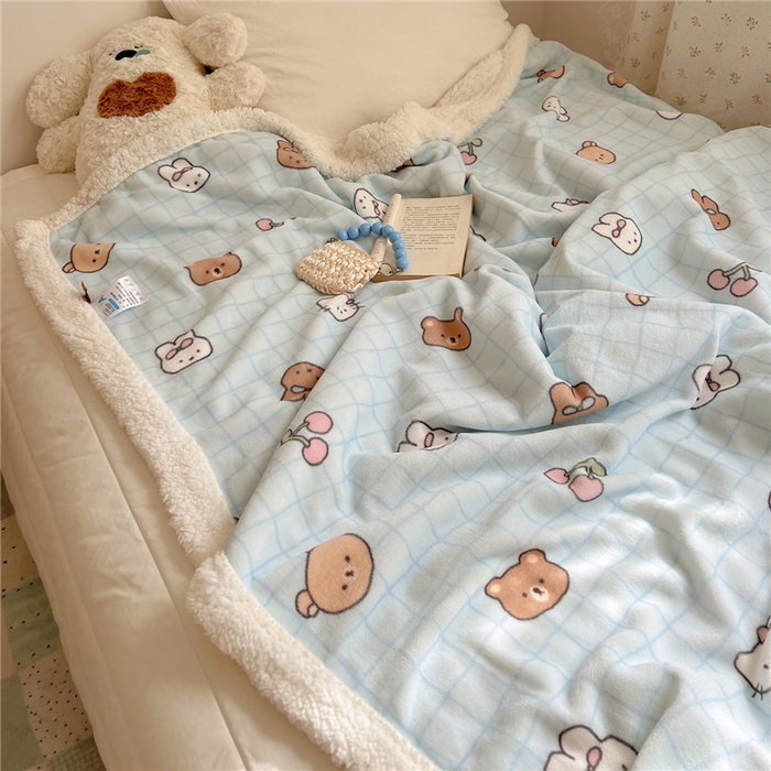 91家纺网 家纺一手货源 找家纺 葡萄家 2025新款A类ins小清新少女可爱奶油猫咪卡通加厚牛奶绒羊羔绒多功能毛毯毯子 绒毛毯-MT蓝格熊兔