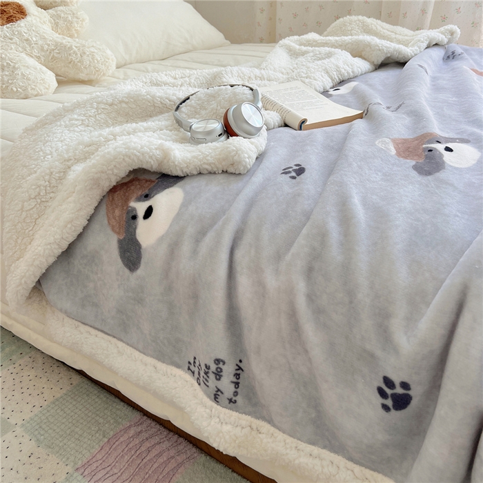 91家纺网 家纺一手货源 找家纺 葡萄家 2025新款A类ins小清新少女可爱奶油猫咪卡通加厚牛奶绒羊羔绒多功能毛毯毯子 绒毛毯-MT灰萌狗