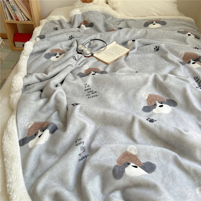 91家纺网 家纺一手货源 找家纺 葡萄家 2025新款A类ins小清新少女可爱奶油猫咪卡通加厚牛奶绒羊羔绒多功能毛毯毯子 绒毛毯-MT灰萌狗