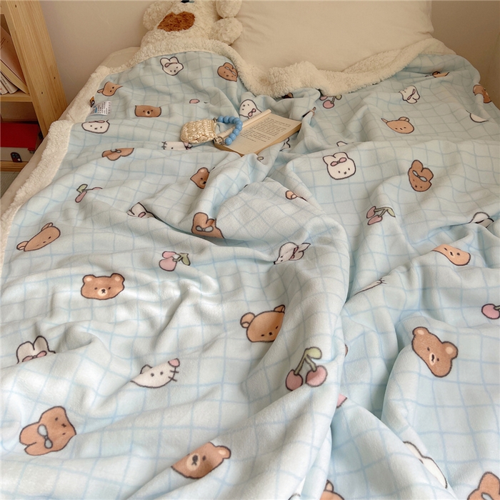 91家纺网 家纺一手货源 找家纺 葡萄家 2025新款A类ins小清新少女可爱奶油猫咪卡通加厚牛奶绒羊羔绒多功能毛毯毯子 绒毛毯-MT蓝格熊兔