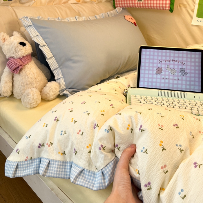 91家纺网 家纺一手货源 找家纺 （总）澜妃 2025新款学生季少女心褶皱花边毛巾绣学生宿舍三四件套上下铺三四件（小红书热款）