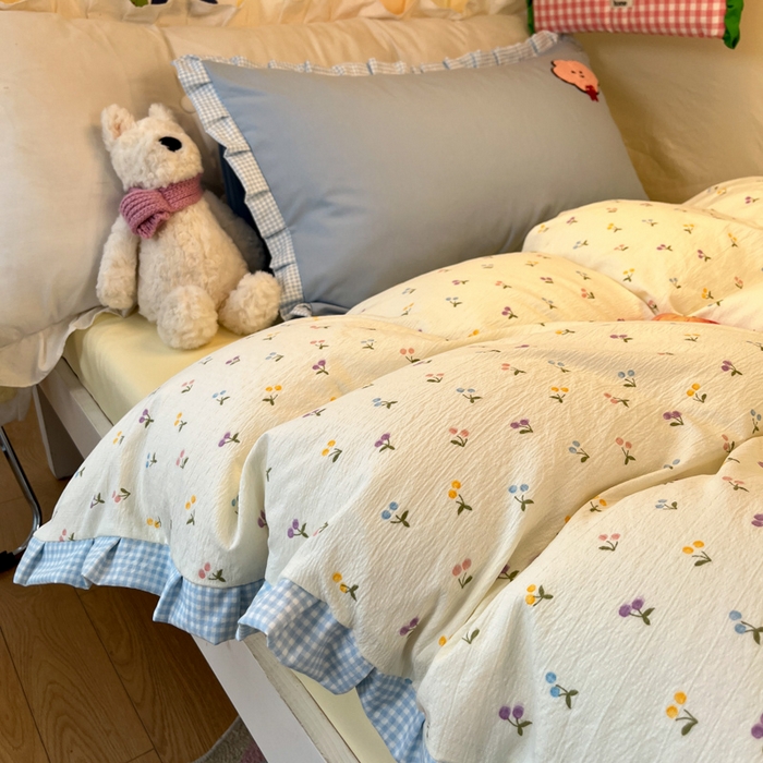 91家纺网 家纺一手货源 找家纺 （总）澜妃 2025新款学生季少女心褶皱花边毛巾绣学生宿舍三四件套上下铺三四件（小红书热款）