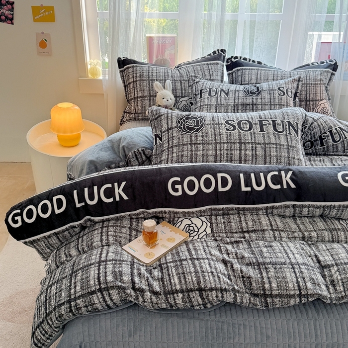 91家纺网 家纺一手货源 找家纺 铠畅 2025新款牛奶绒碎花床单床盖四件套 花妖系列云裳-香风玫瑰