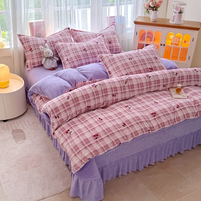 91家纺网 家纺一手货源 找家纺 铠畅 2025新款牛奶绒碎花床单床盖四件套 花妖系列云裳-樱桃